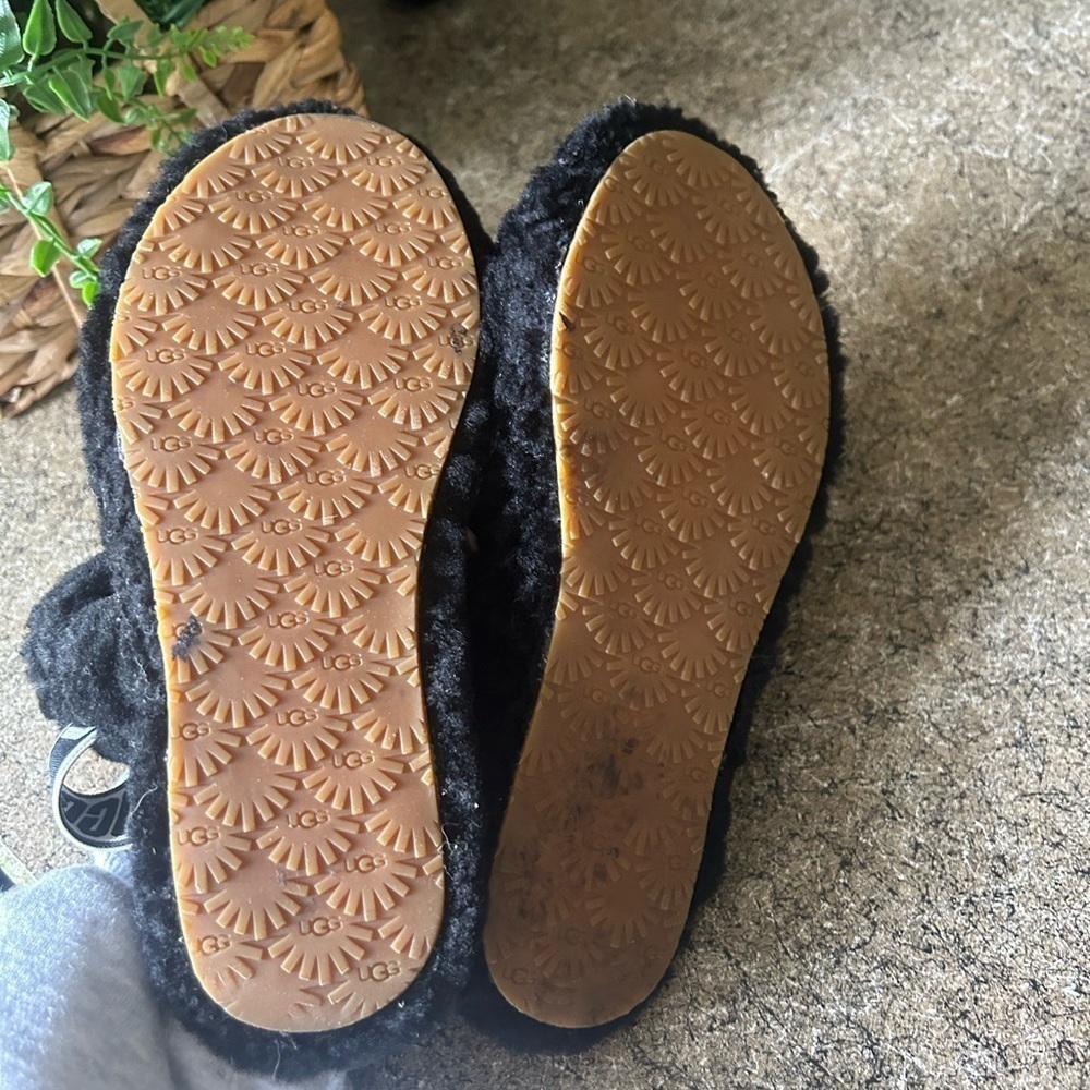 UGG Kids Oh Yeah Slide black fluffy size 3 - Picture 4 of 5